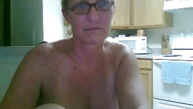 Amateur granny with dildo