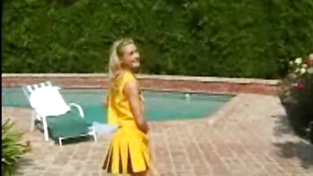 Cheerleaders Blows Cock By The Pool