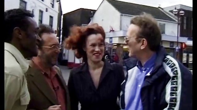 Amateur Brit Wife Agrees To Make A Porno !